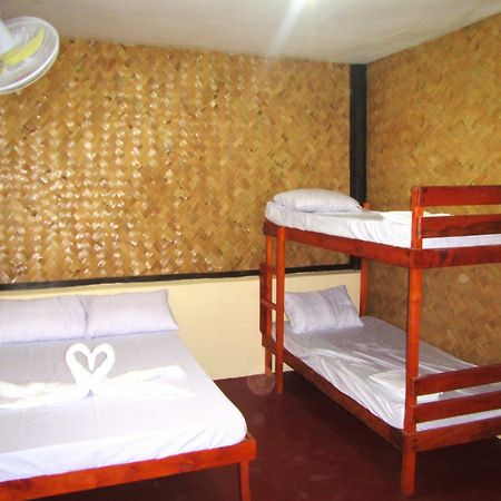 Coron Guapos Guesthouse ภายนอก รูปภาพ