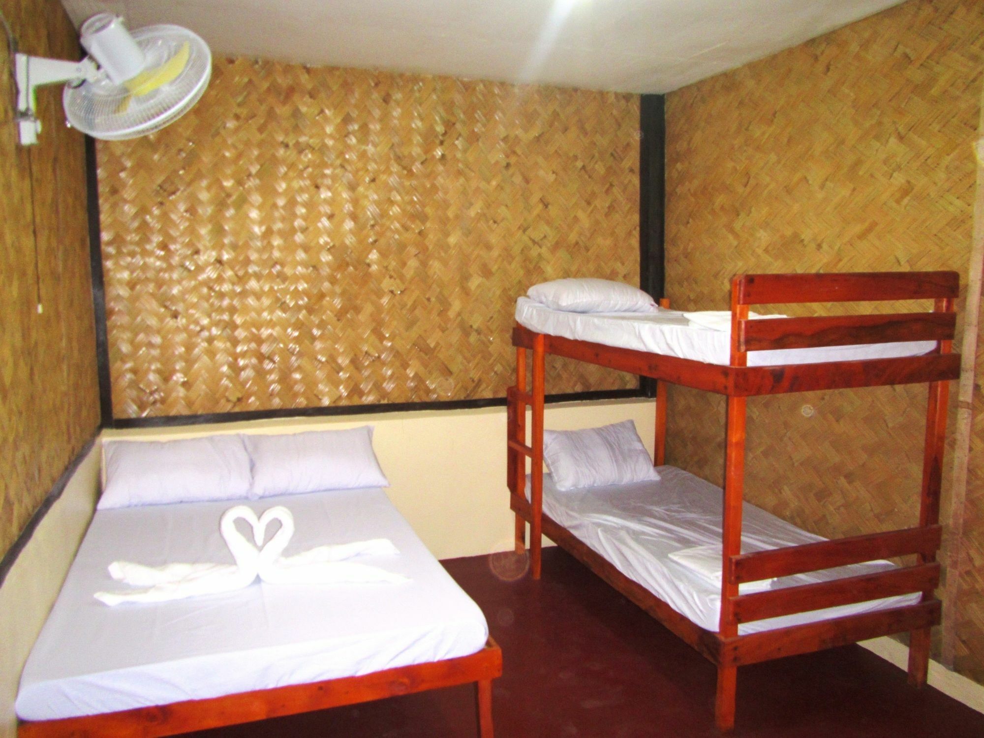 Coron Guapos Guesthouse ภายนอก รูปภาพ